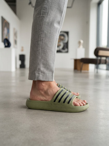 Amix_JIRUB320_ciabatte_uomo_verde_indossata_jeans