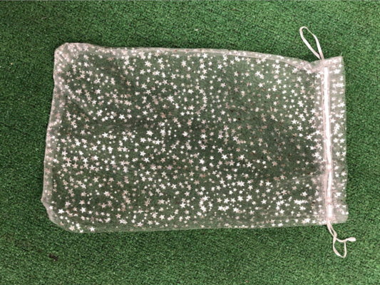 sacchettino di natale aperto con stelline