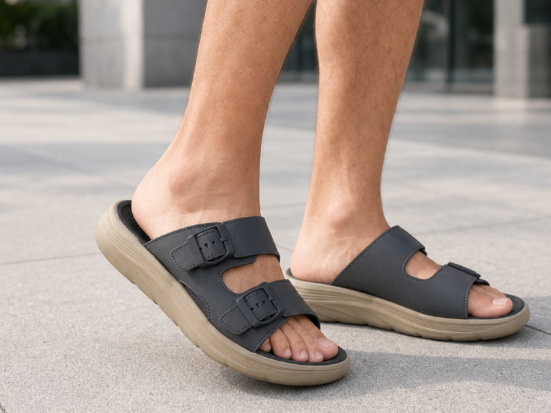 Amix_JISOFTU10_ciabatte_uomo_SOFT_nero_camminata_laterale.jpg