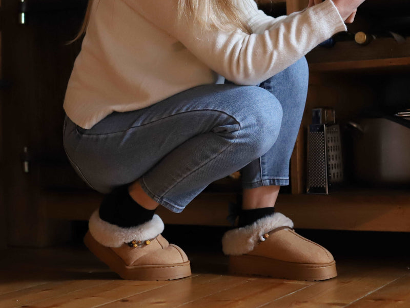 Amix_pantofole_donna_mont_d24_camel_indossata_laterale_dettaglio