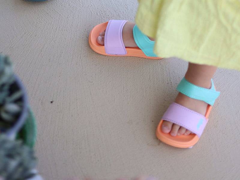 amix_sandaletto_Lude_bambina_con_strap_ambientata