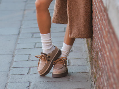 zeffirino_scarponcino_donna_belud5_beige_indossata_muretto